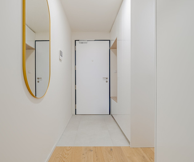 The Elegant White Suite in SmichovCity Residence