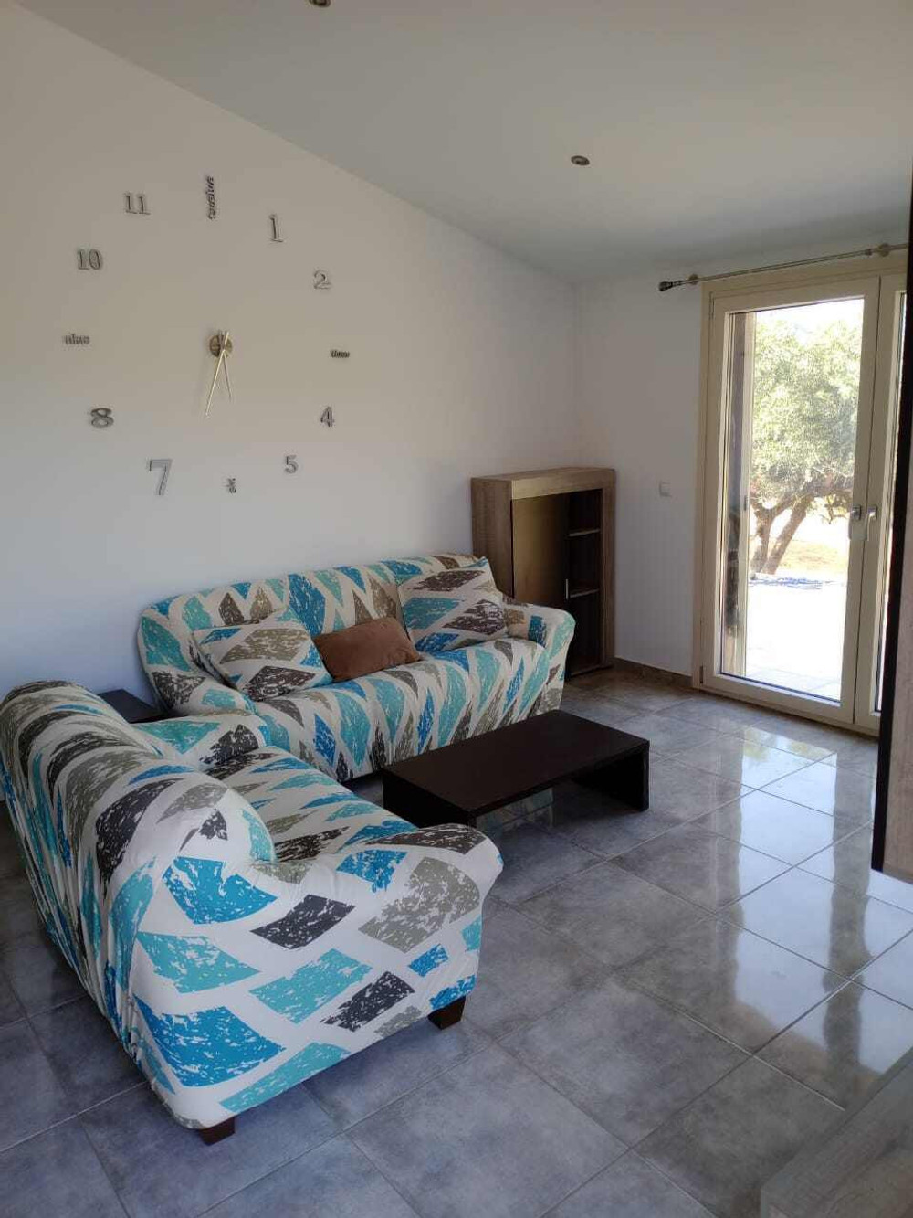 Cozy 2-Bedroom Apartment with Garden & Parking in preview