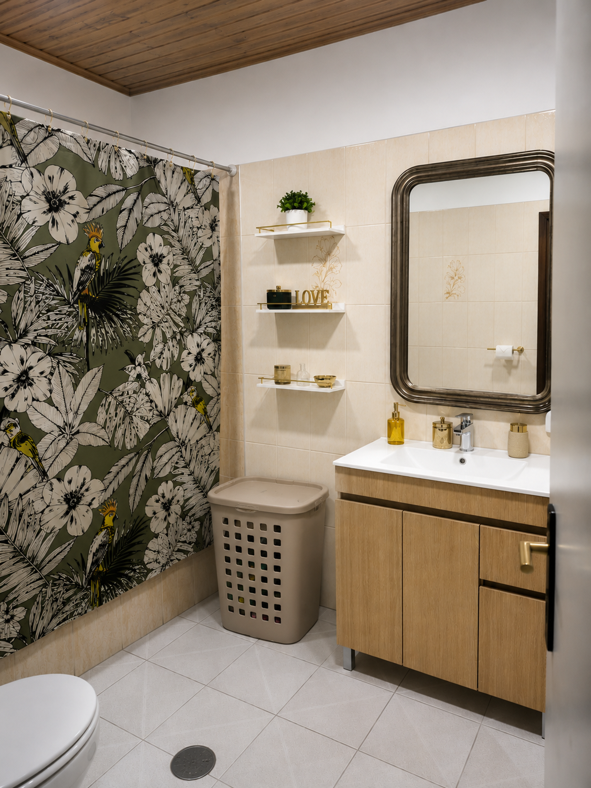 Bathroom with tropical shower curtain