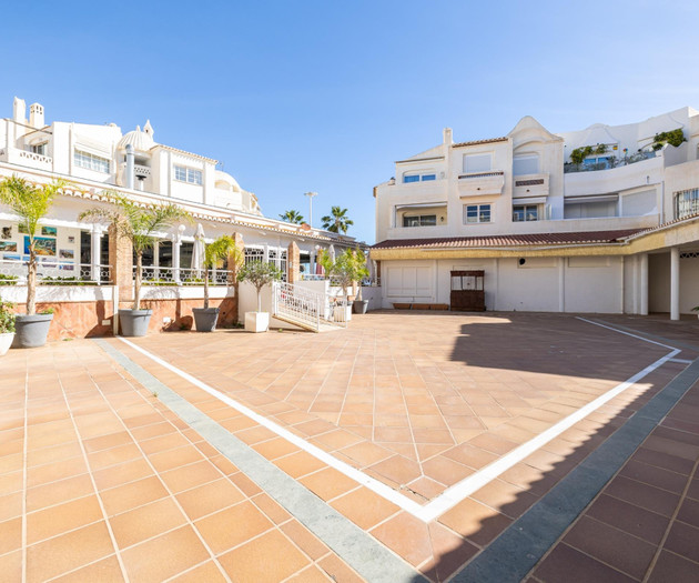 Apartment in Puerto Marina with porch & A/A & Pets