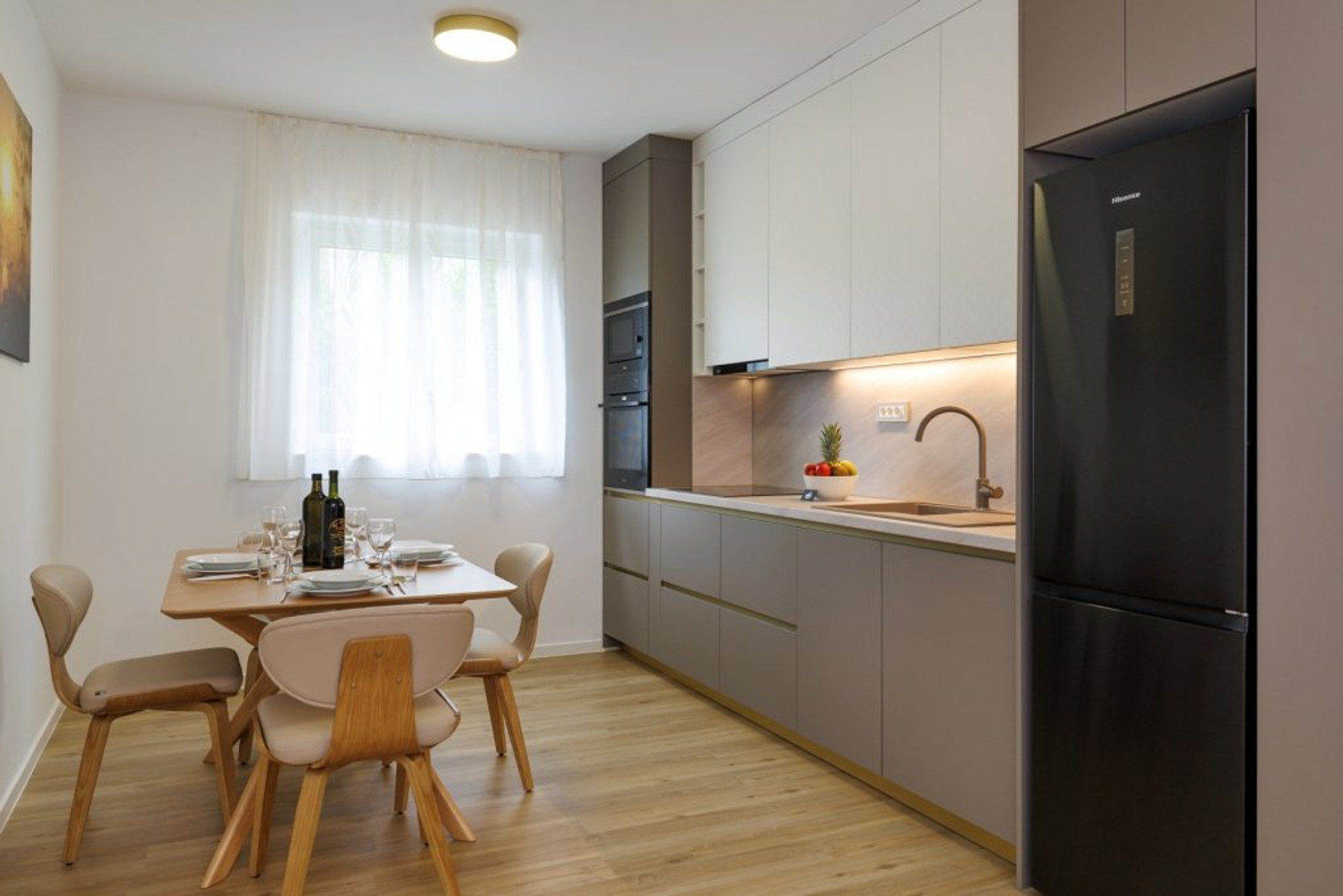 Kitchen with dining table