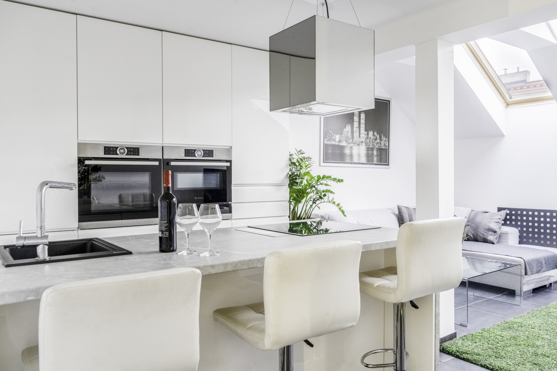 Open kitchen with breakfast bar