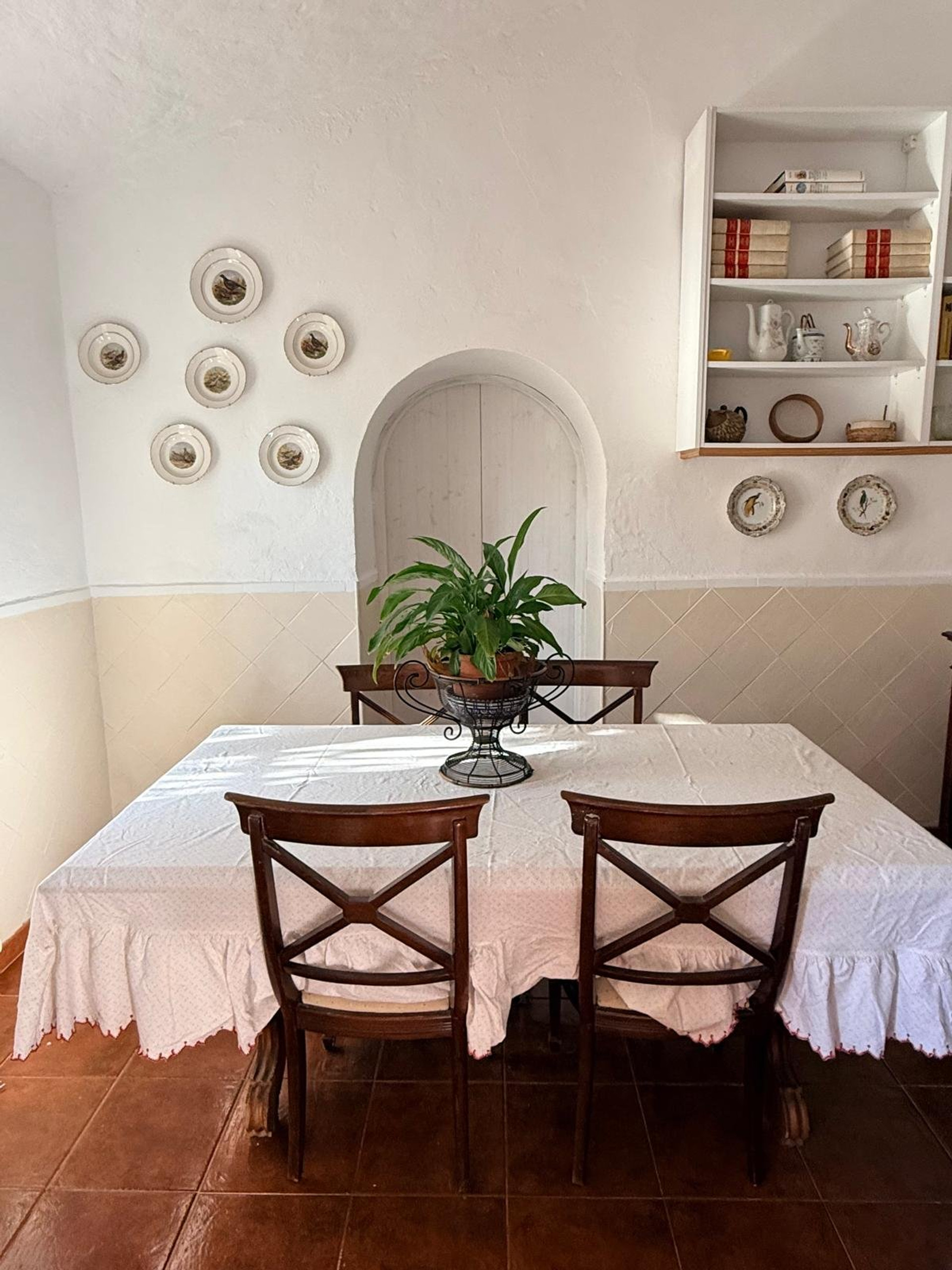 Dining room with decorative plates