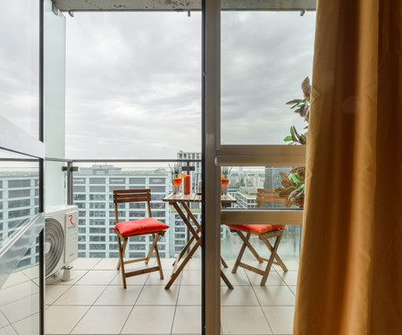 New-Fresh apartment right in Platinum Tower FV