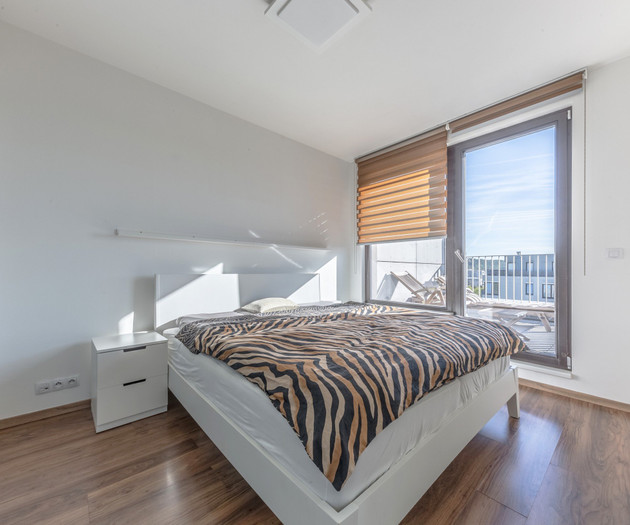 Cozy Apartment with Sunny Terrace & Parking