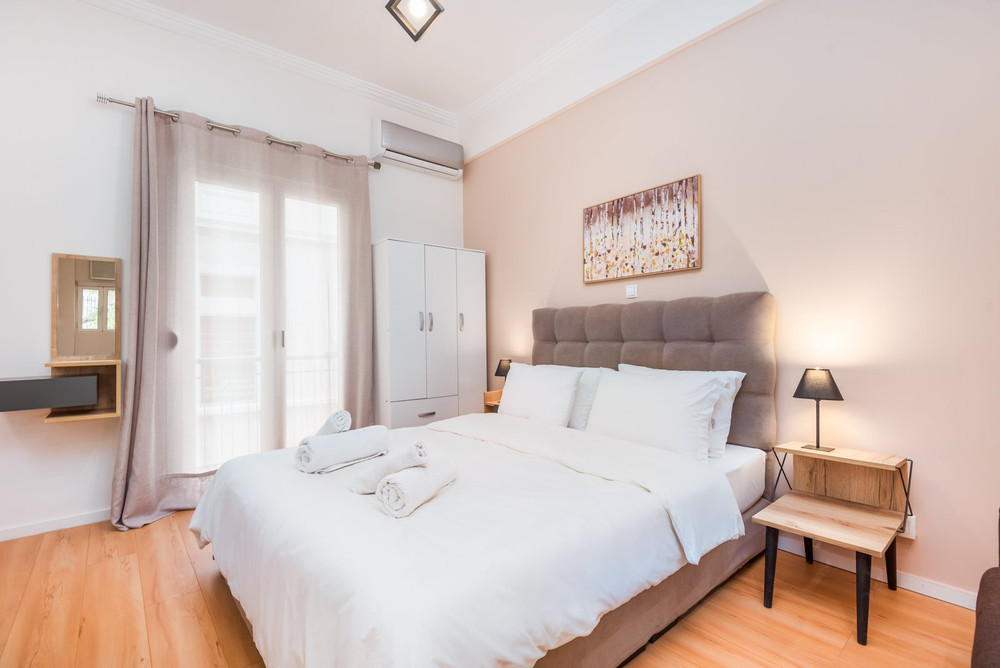 Beautiful central apartment next to the metro preview