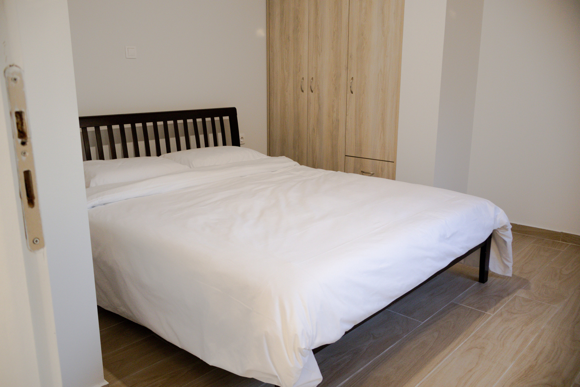 Double bedroom with wardrobe