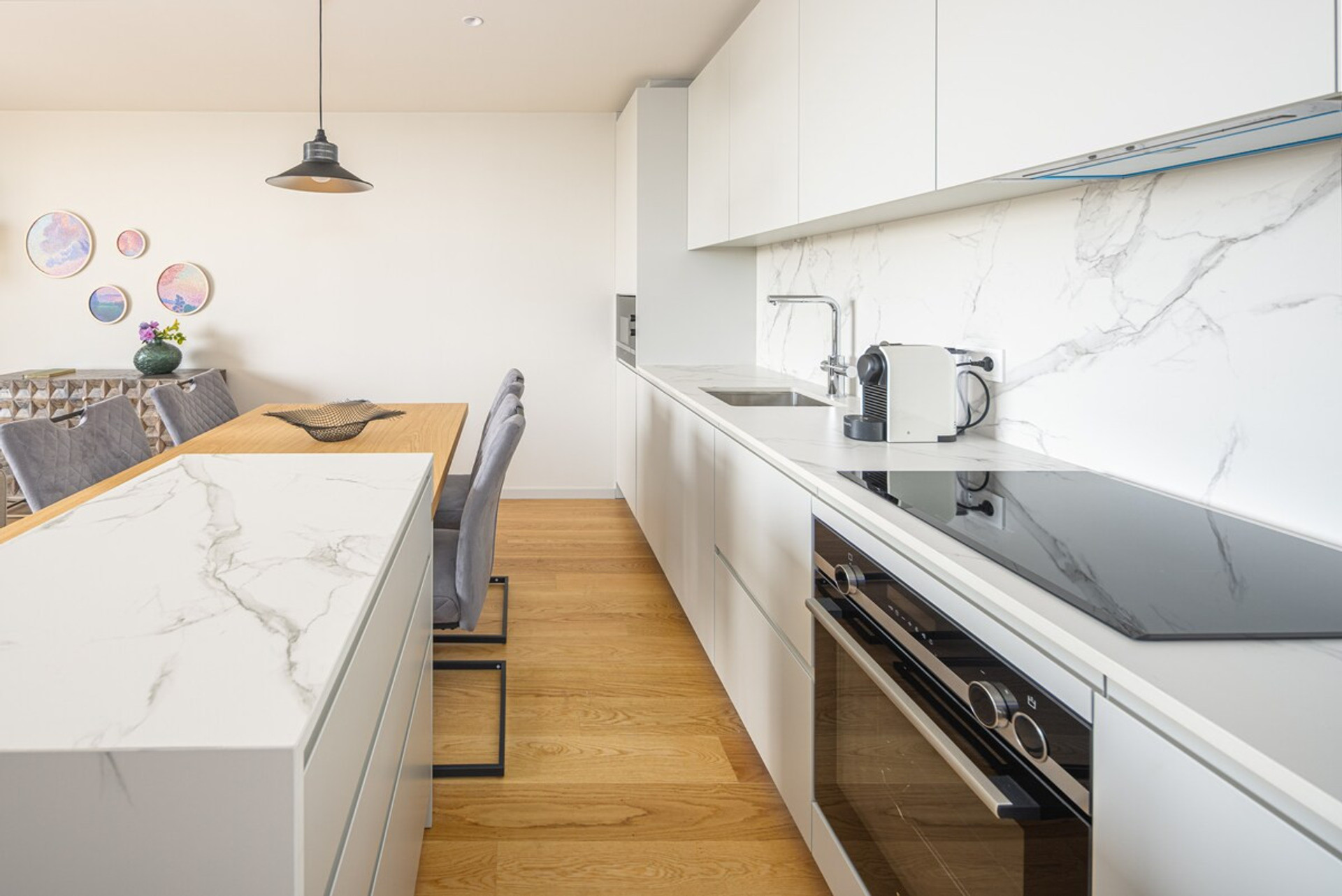 Full kitchen