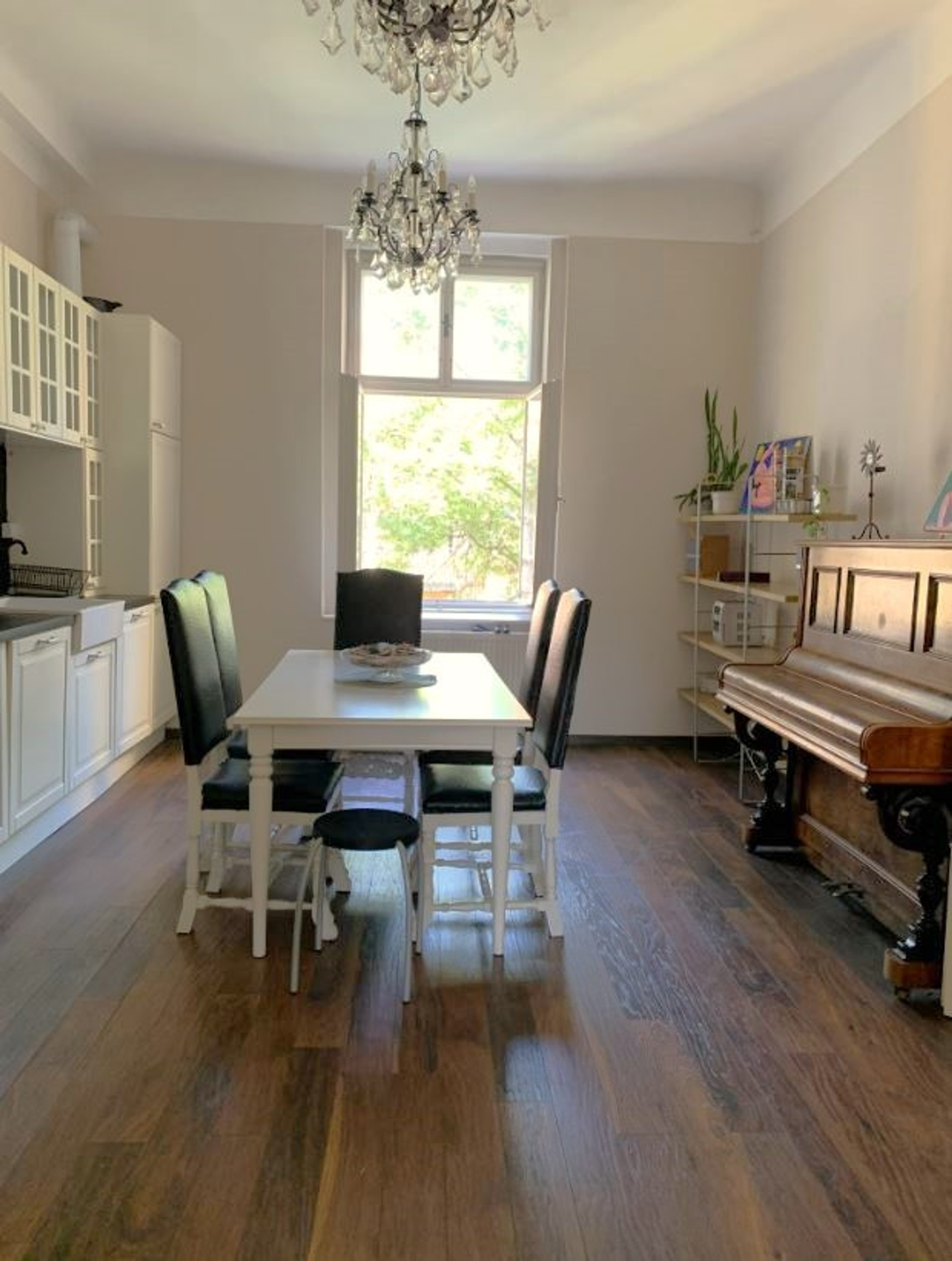 kitchen / eating room overlooking west