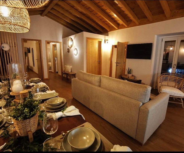 Luxury 5‑Bedroom Villa with Pool and Garden