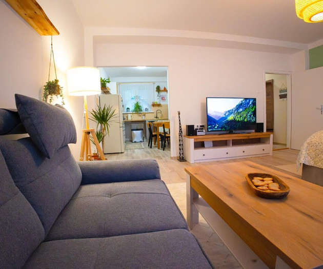 Cozy Little Apartment in Old Tw