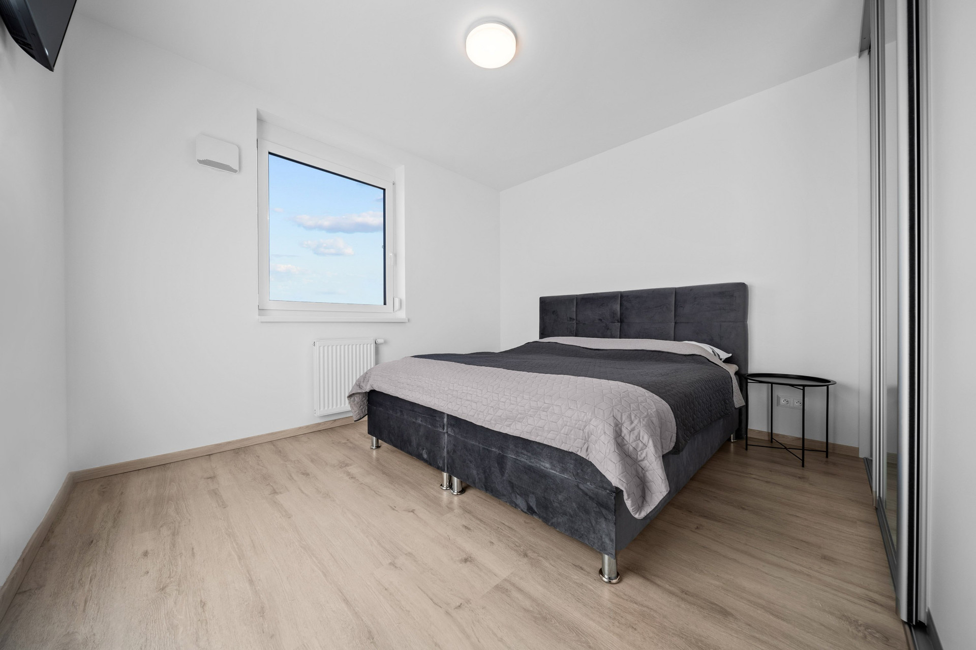 Bedroom with double bed