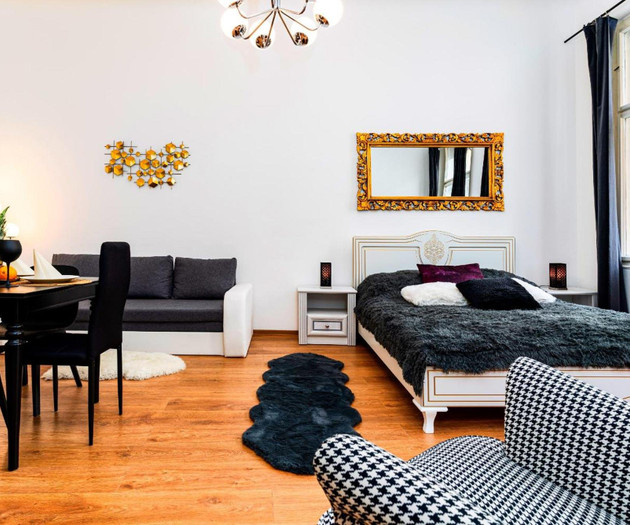 Black Diamond Suite | Spacious 3BR Central Prague