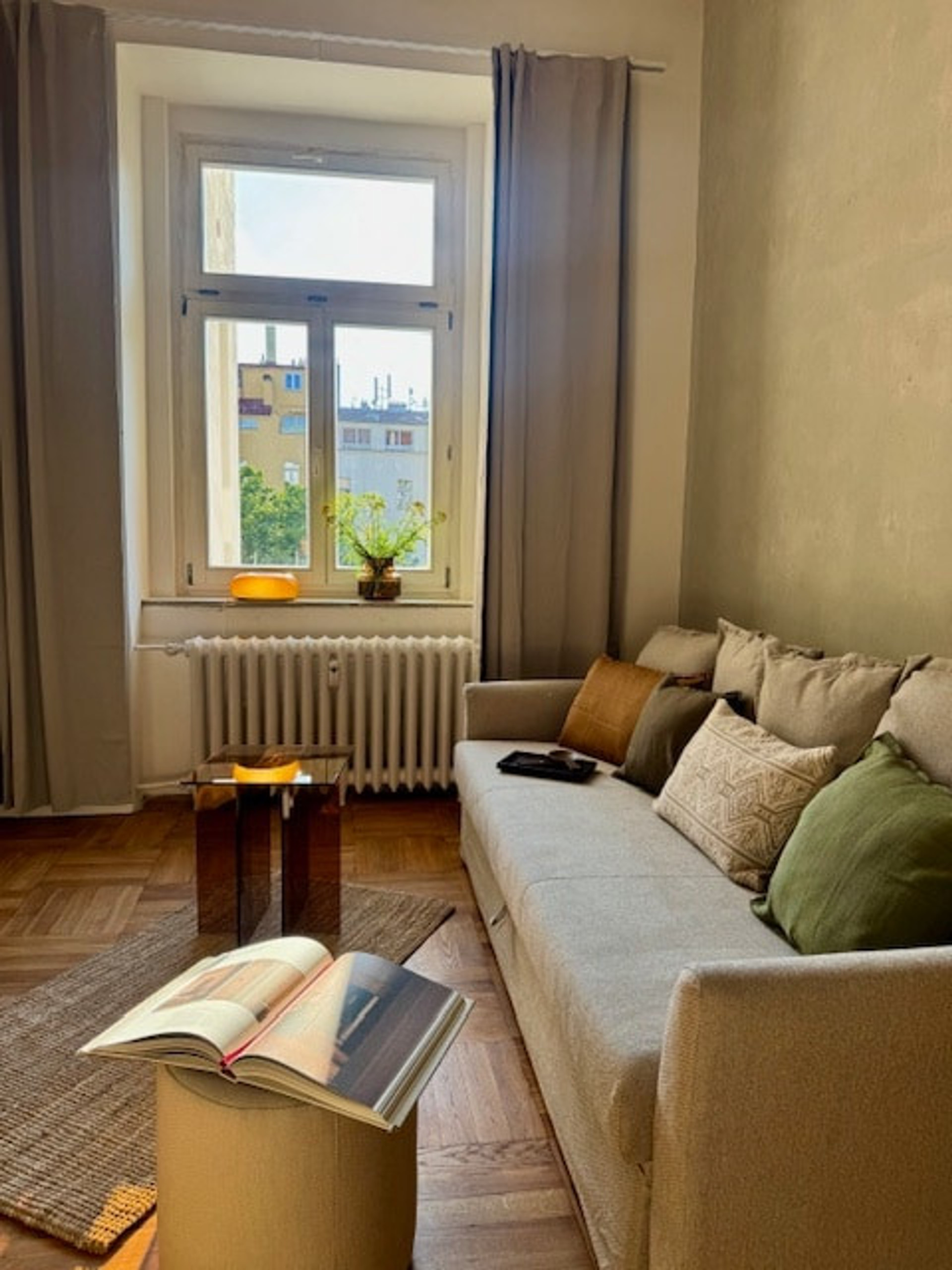 Living room image 2
