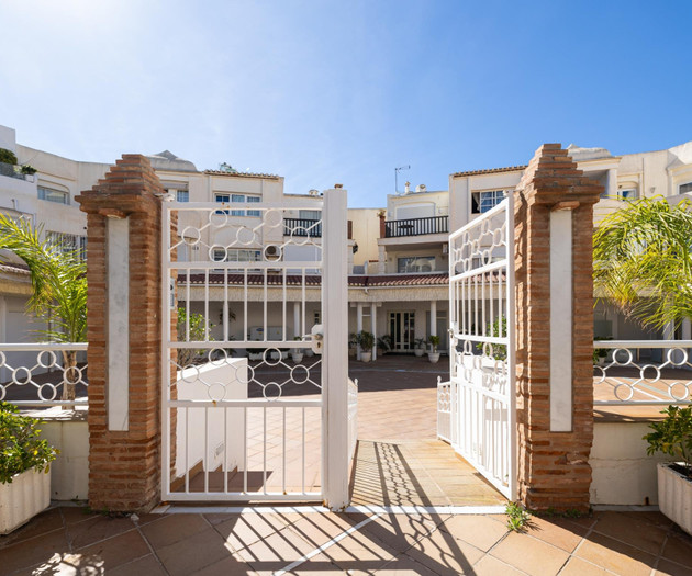Apartment in Puerto Marina with porch & A/A & Pets