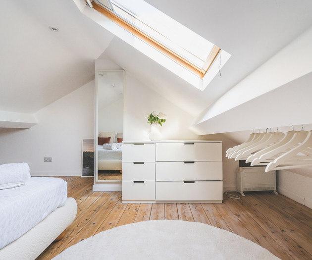 Minimalistic 2 Bed close by Central line | Parking