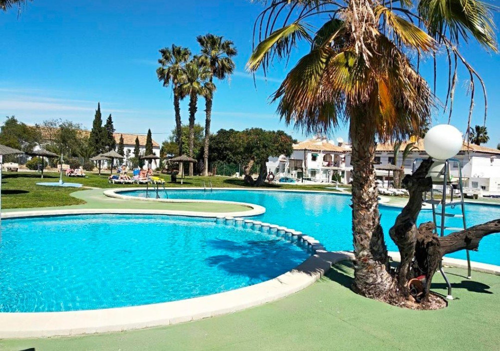 Beautiful apartement with patio and great pool preview