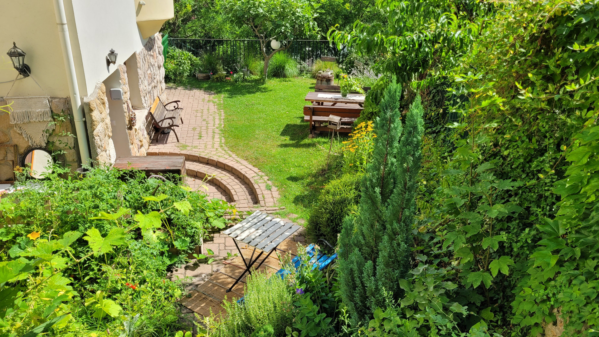 Private garden