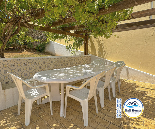 Villa Verde - 4 bedrooms, Marina view, pool & BBQ