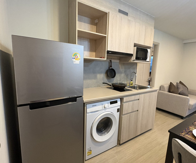 Modern Brand New 2 Bedrooms Condo at quiet corner