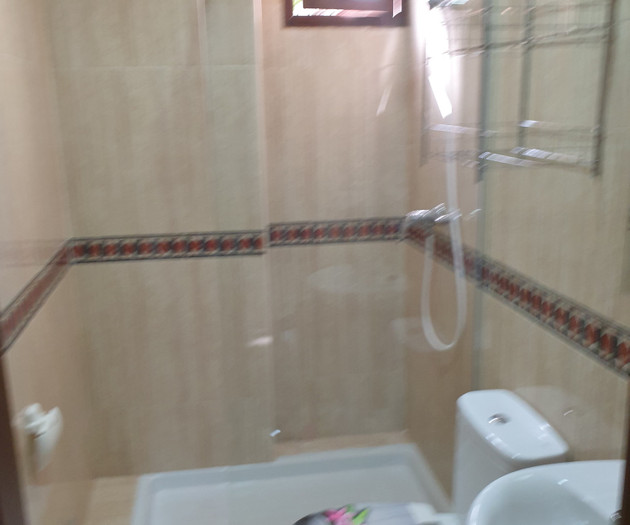 ACOGEDORA HABITACIÓN LUMINOSA Y TRANQUIL