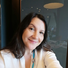 Simona B.