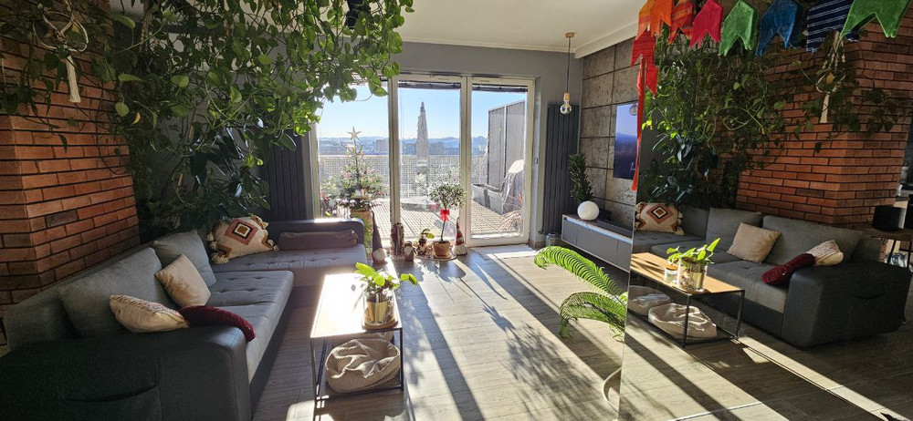 Sunny Top Floor Apartment at the Vistula River preview