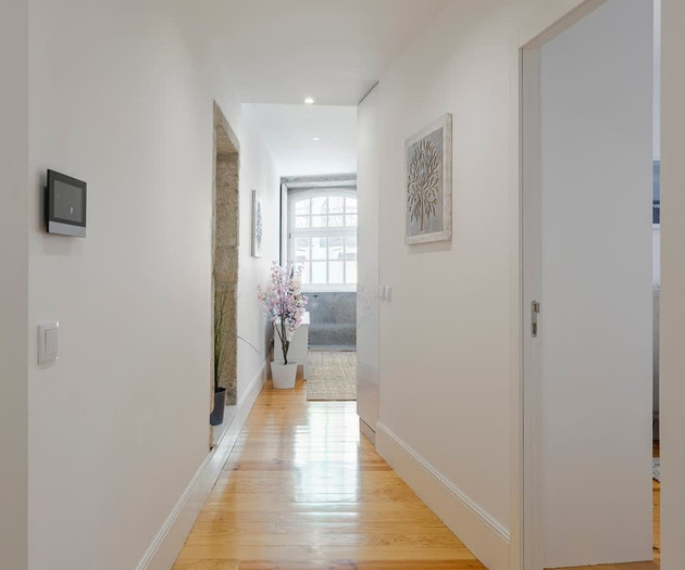 Modern & Trendy Flat by HostWise