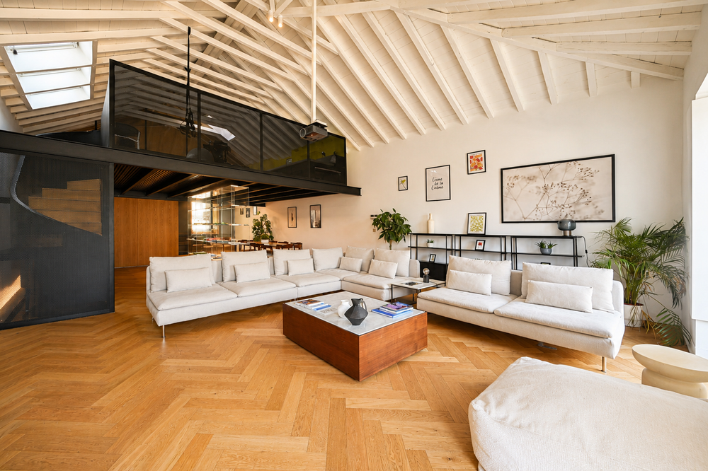 Executive 4BR Villa in Lisbon with Gym and Garage preview