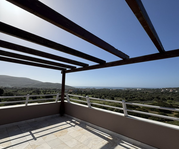 Spacious Two-level House with Panoramic Sea Views