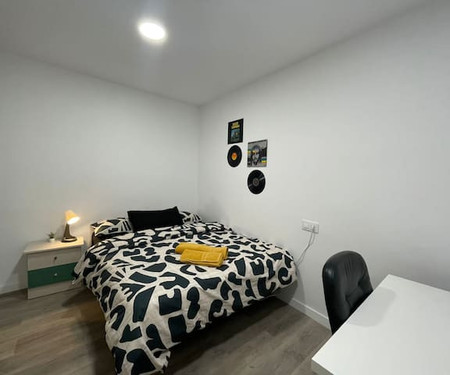 Private Room in CoLiving (Room Bilbao)