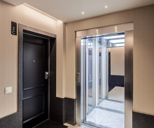 Sophisticated 2-bedroom flat, Ave Novas 4A