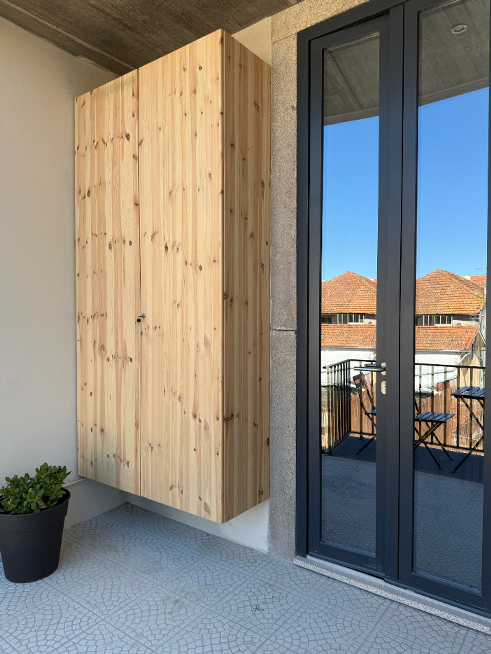 Balcony access from kitchen 