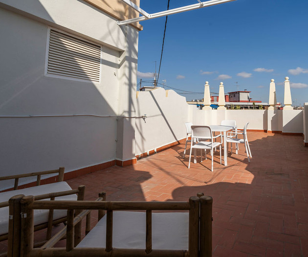 Big apartment with terras, Calle del Hospital 1.28