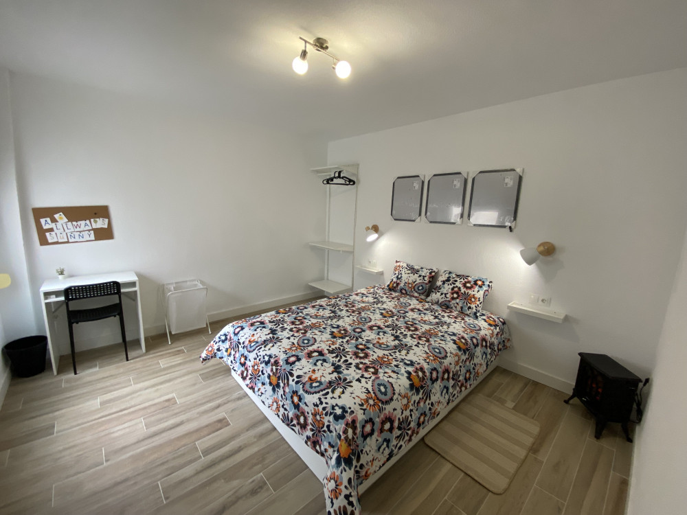 Room in Alicante center massive terrace flat!! preview