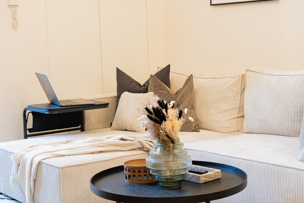 Cozy Industrial 8min Dancing House APT preview