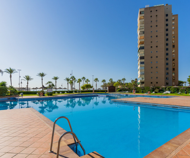 Sunny apartment with nice sea view