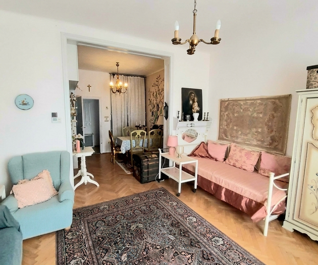 Living room with pink daybed