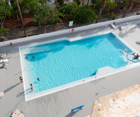 Close to the sky: apartment surrounded by beaches