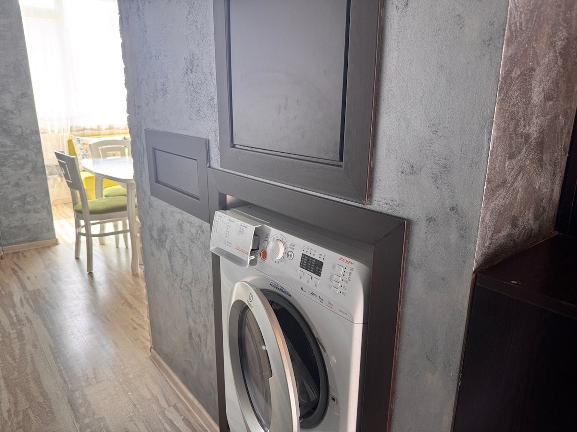 Laundry area image 1