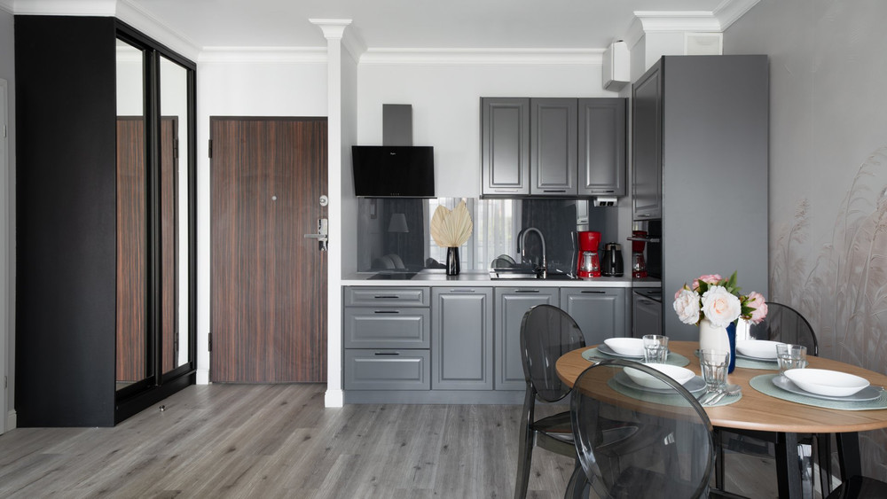 One-bedroom apartment, Chmielna 73/22 preview