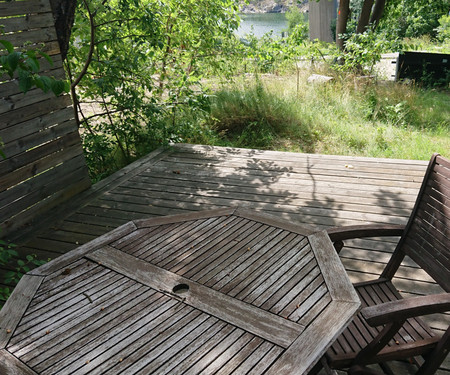 Tiny house in tranquil area close to city