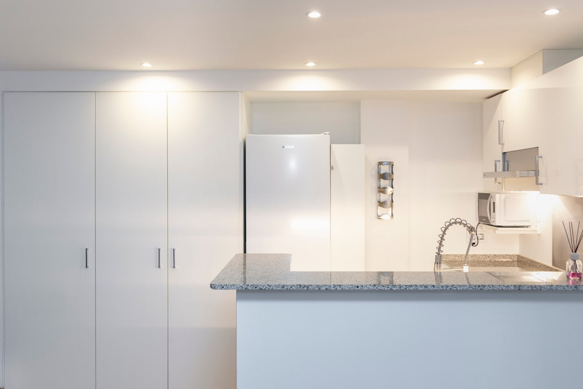 Super good! Taking care of all the details and a very pleasant stay. It was the closest thing to being at home. (..) We'll be back " - Narcissus ★★★★★