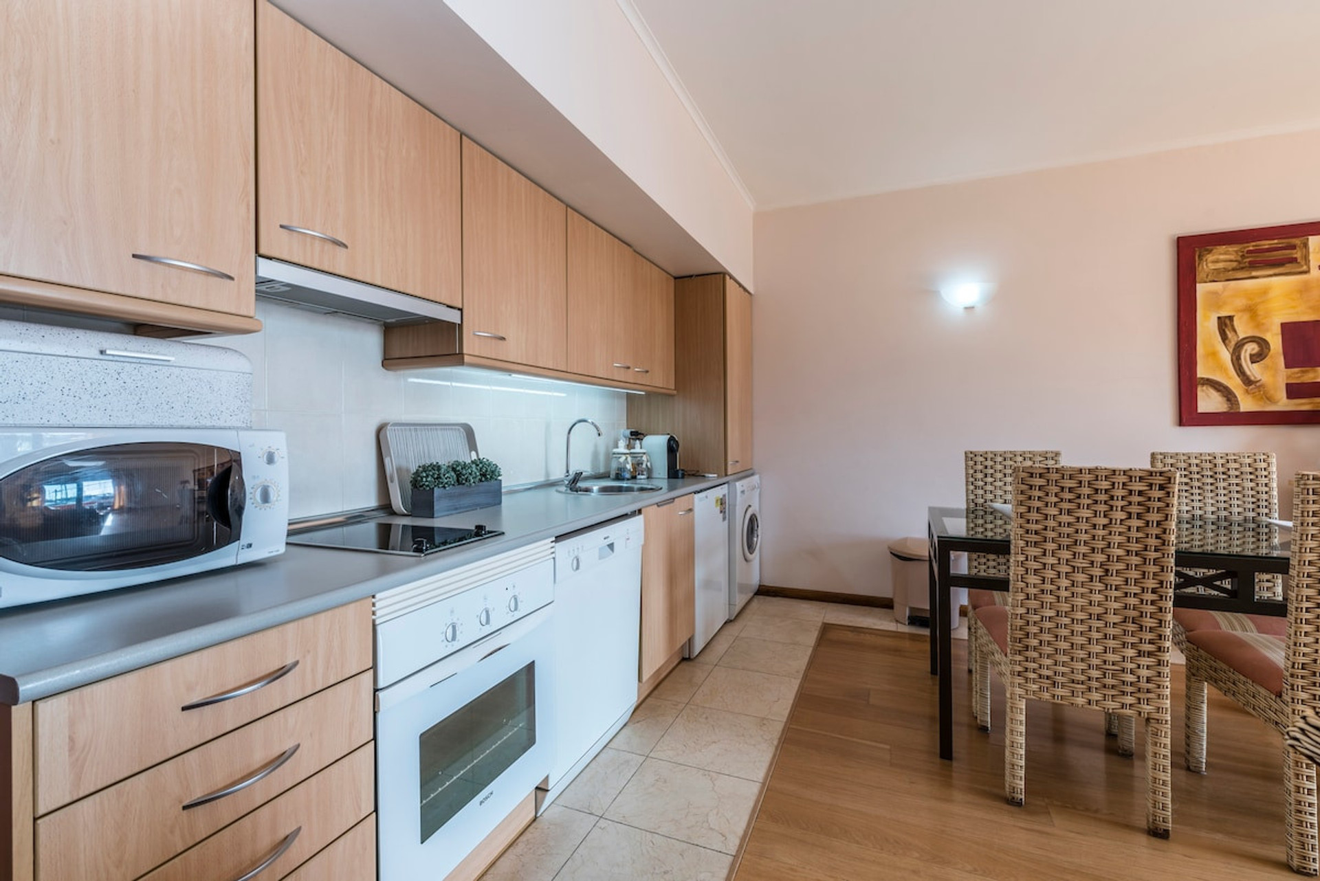 Full kitchen