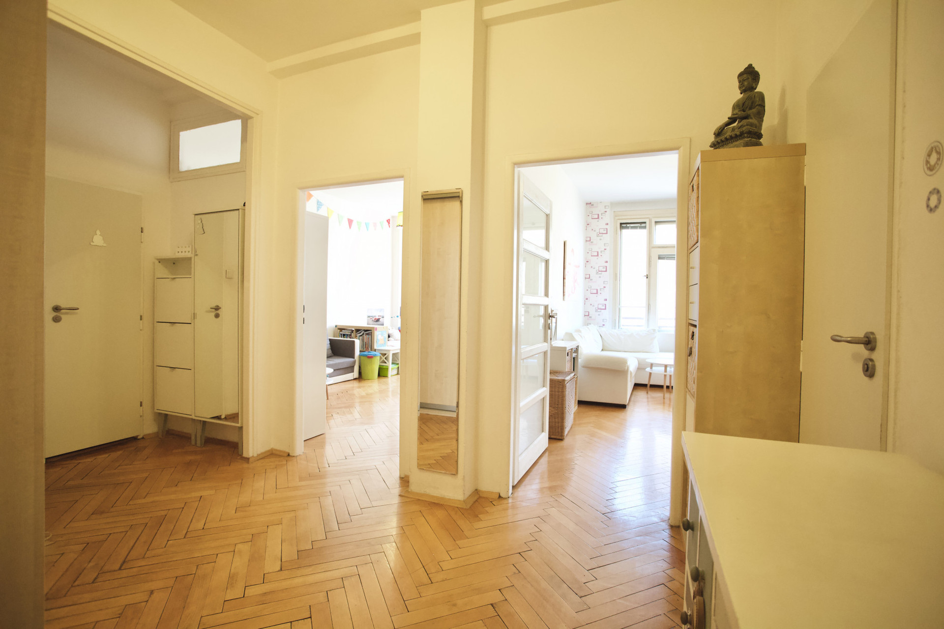Vstupní hala a jídelna / entrance hall and dining room