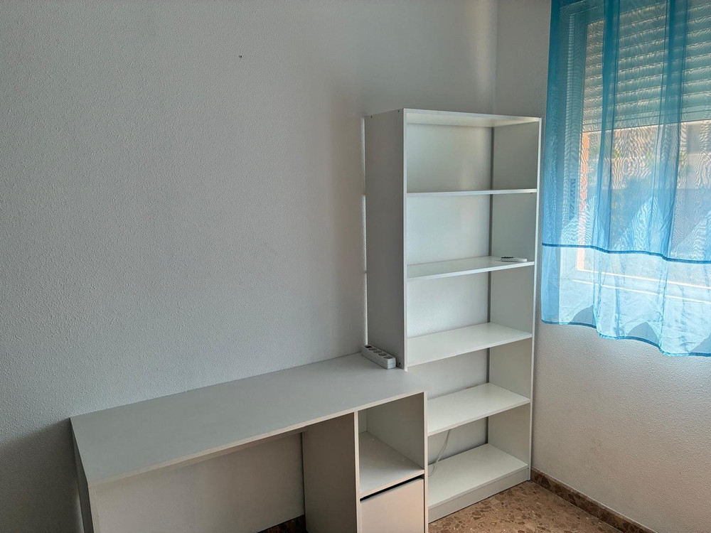 Bright room next to UJI, ideal for Erasmus student preview