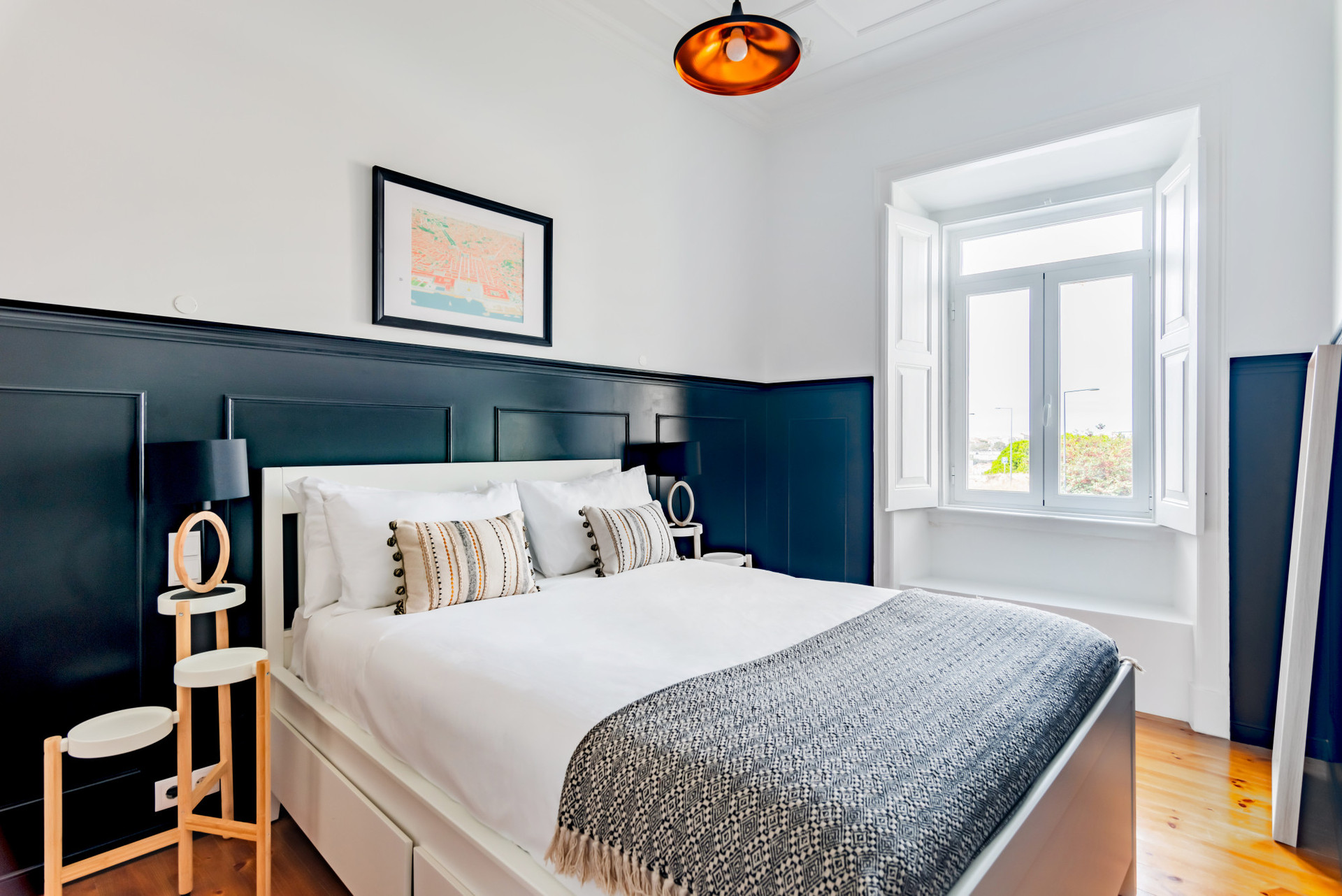 Bedroom with Double bed and air conditioning.