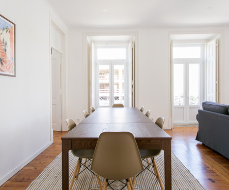 Great Apartment w/ Balcony - Center of Lisbon