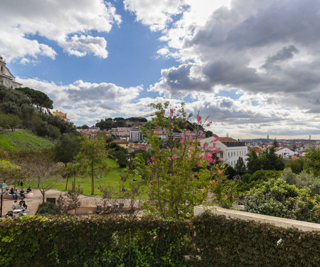 2BDR Charming Apartment in Graça by LovelyStay