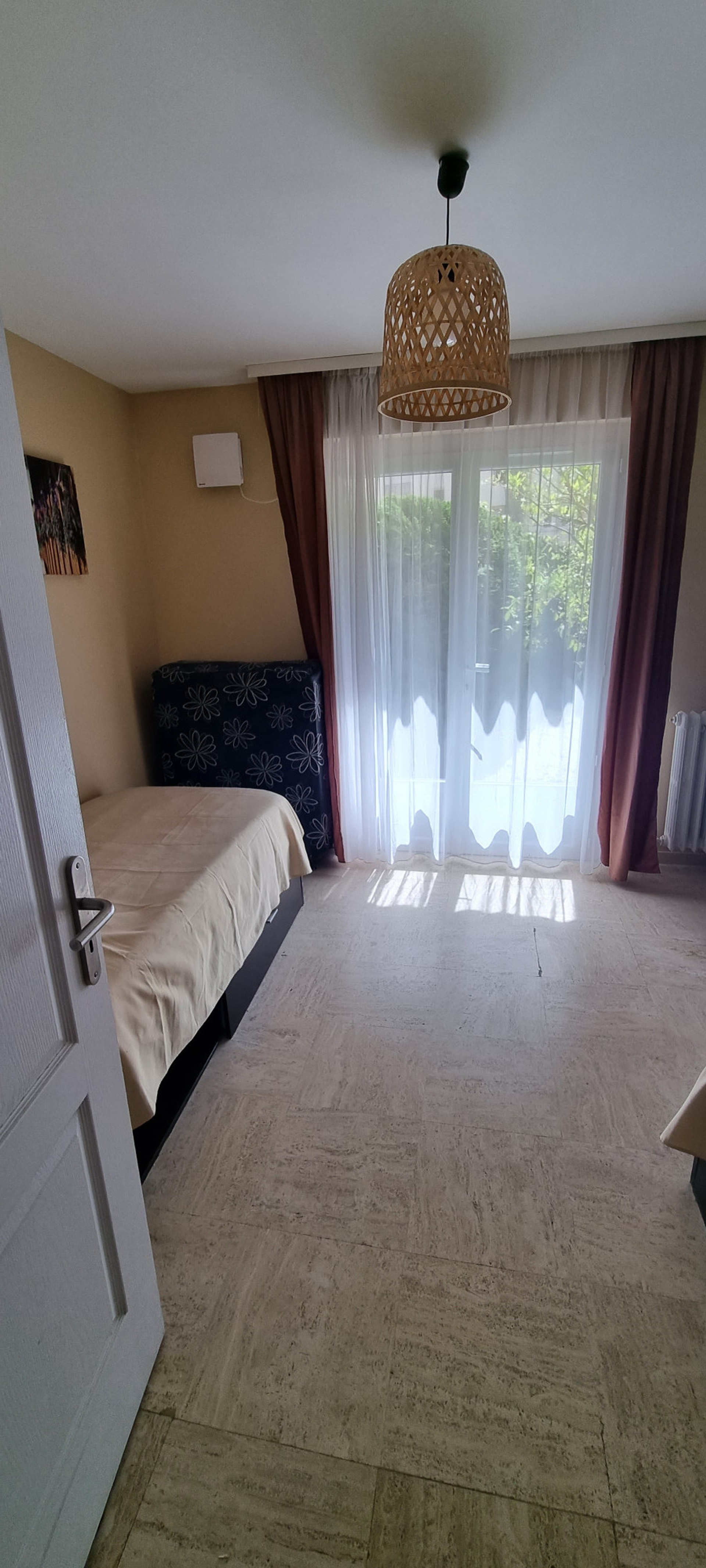 Bedroom (2 single bed)